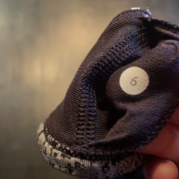 Lululemon Free To Be Zen Bra  - Size 6 - Picture 7 of 7